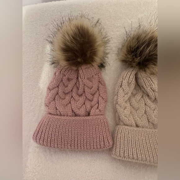 POM POM WINTER HAT NWOT - Picture 6 of 11